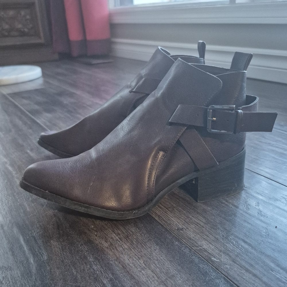 Brown Short Ankle Boots Mia Nahira Buckle Riding Boot Chunky Lug Heel 7.5